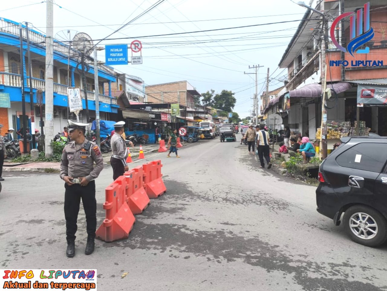Strong Point Siang Polres Samosir, Demi Kelancaran Lalu Lintas Bagi Pedagang dan Pembeli di Pasar Utama Kab.Samosir