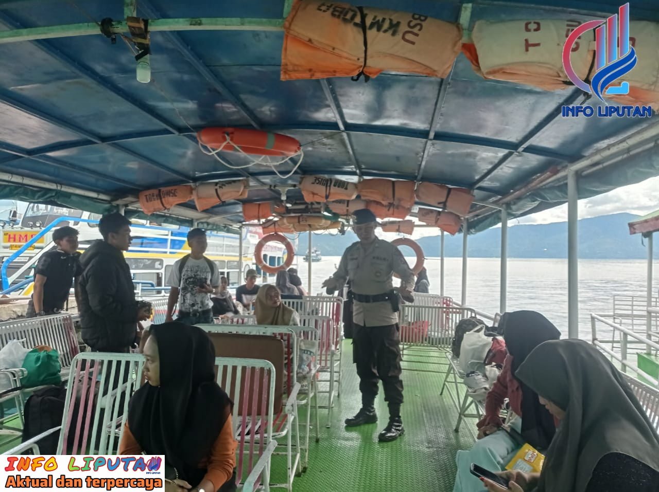Pelayanan Prima Sat Polair Polres Samosir di Pelabuhan Kapal Kec. Simanindo