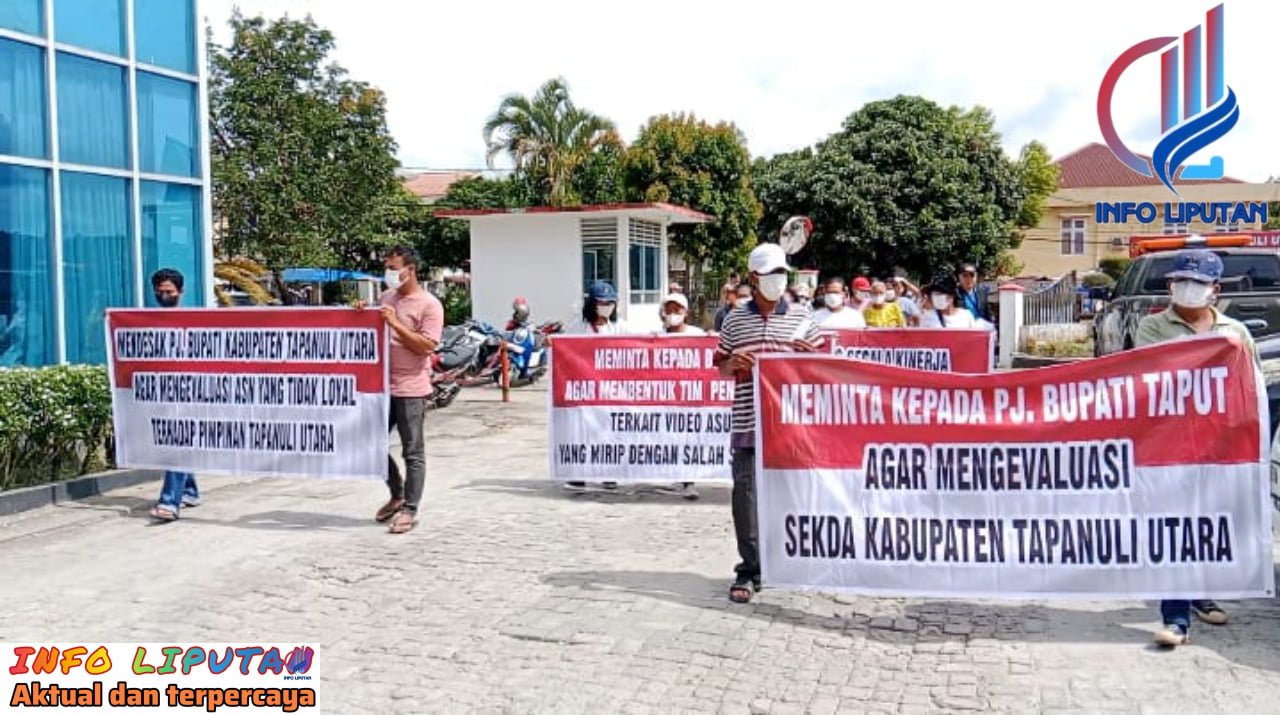 Aliansi Masyarakat Taput Lakukan Unjuk Rasa di Kantor Bupati Terkait Dugaan Vidio Mesum Seorang ASN