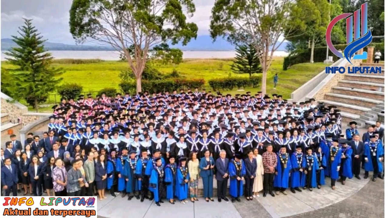 499 Mahasiswa Angkatan XXI IT Del Wisuda