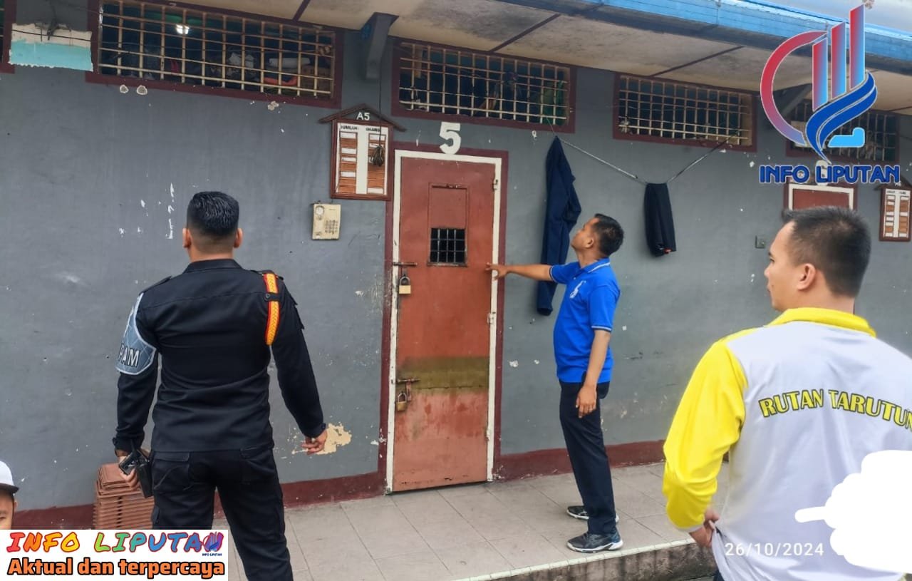 Deteksi Dini Gangguan Keamanan, Jajaran Pengamanan Rutan Tarutung Cek Teralis Besi Kamar Hunian