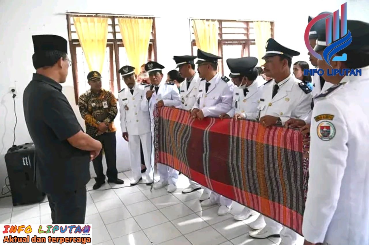 Bupati Humbahas Kukuhkan 9 Kepala Desa di Sijamapolang