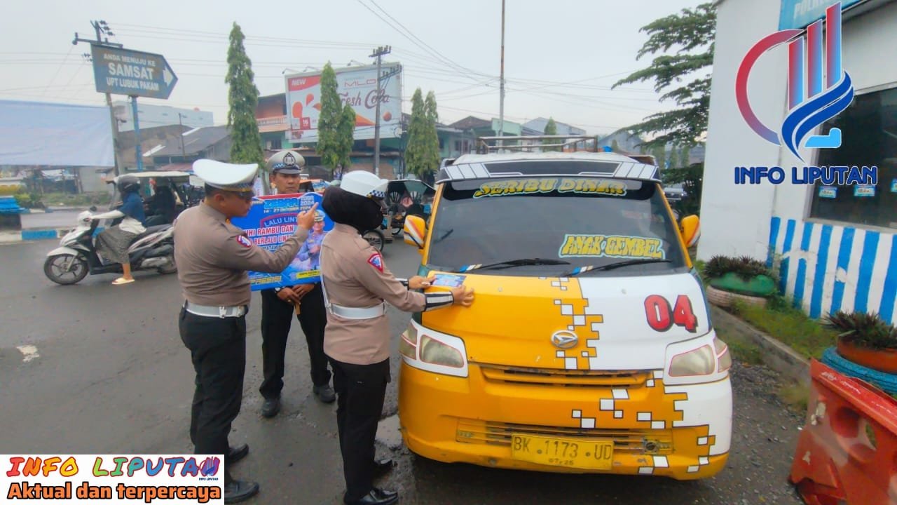 Giat Ops Zebra Toba 2024 Polresta Deli Serdang : Pasang Spanduk,Sosialisasi, Himbauan, Tempel Sticker,Berikan Brosur Tertib Berlalu Lintas Kepada Masyarakat