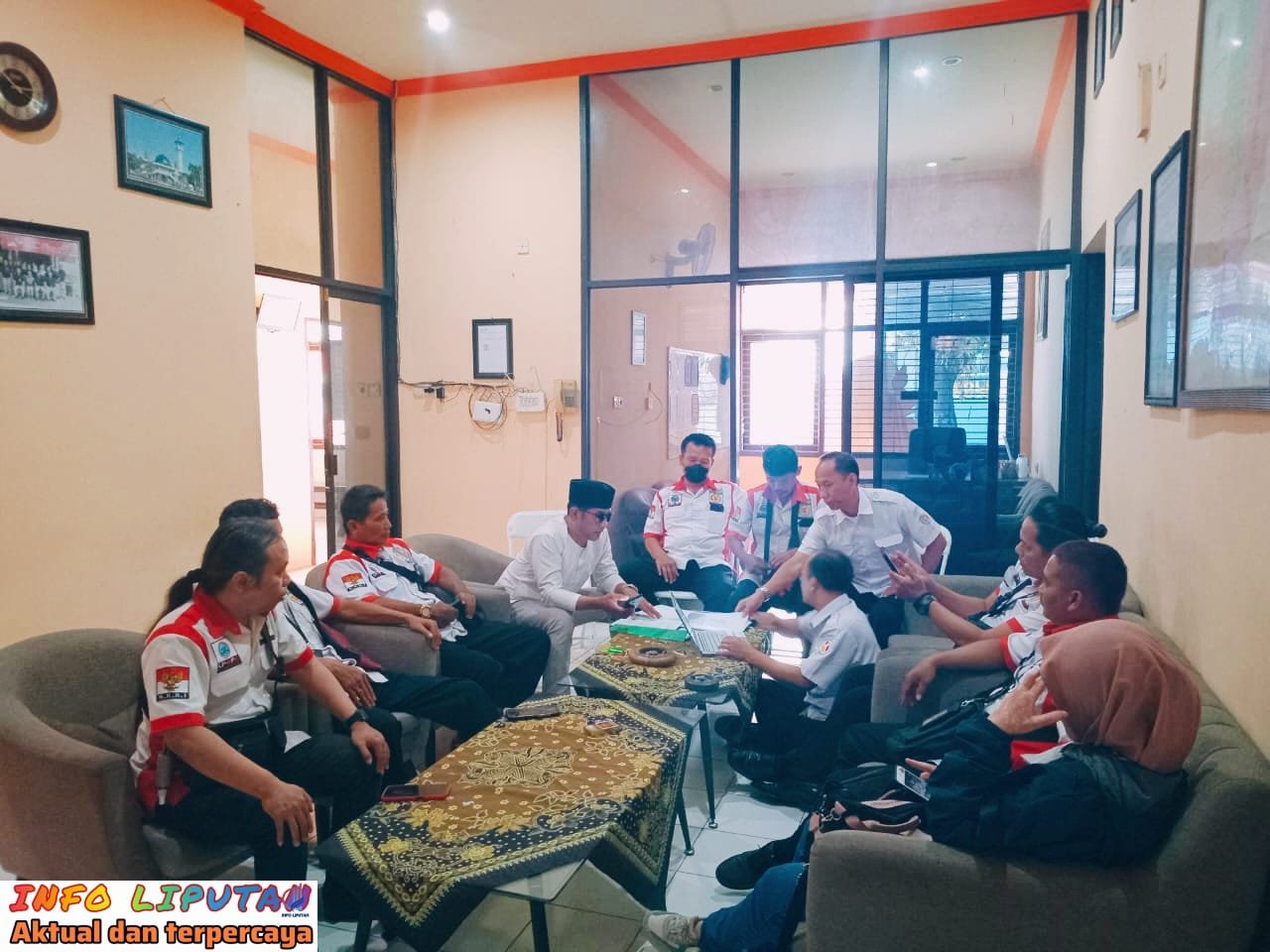 LP-KPK Geruduk Bawaslu Kota Blitar Laporkan Komisioner KPU Di Duga Loloskan Calon Walikota Exs Narapidana