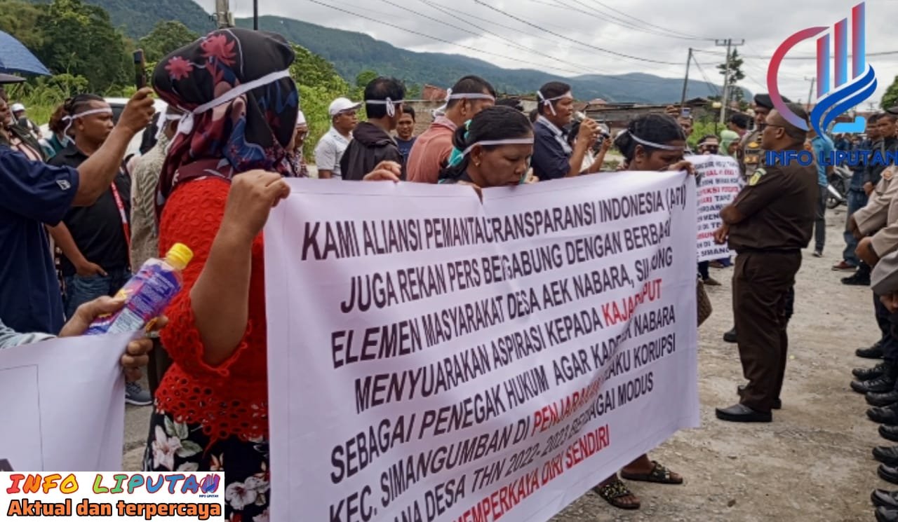 Lakukan Unjuk Rasa ke Kejari Taput, Aliansi Pemantau Transparansi Indonesia dan Masyarakat Desak Kejari Agar Kades Aek Nabara Dijadikan Tersangka