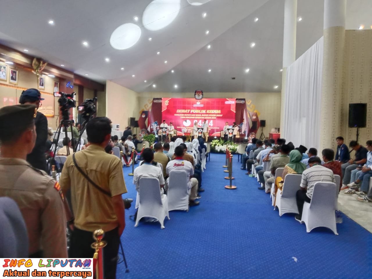 KPU Pesisir Barat Gelar Debat Publik Ketiga Pasangan Calon Bupati dan Wakil Bupati Putaran Kedua Di Gedung Dprd Setempat.