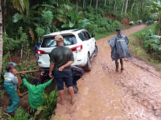 Masyarakat Air Naningan Harapkan Pembangunan Jalan Kepada Bupati Terpilih