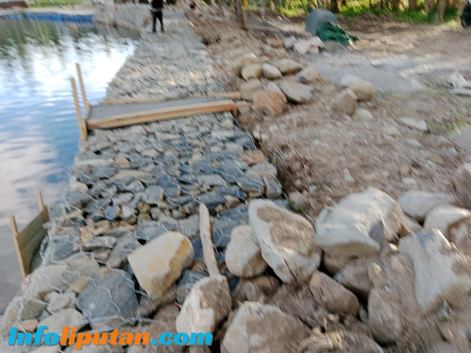 pemasangan Beronjong Di Way Tanumbang Diduga Asal Jadi