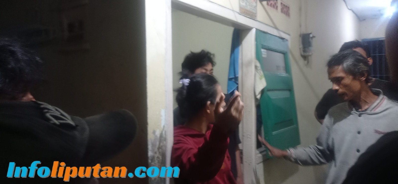 Tidak Bisa Menunjukan Bukti Surat Niikah Pasangan Kumpul Kebo Di grebek Suami Sah nya*