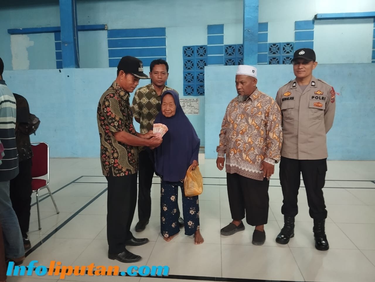 Penyaluran BLT-DD di Desa Sidourip, Ramadan 1446 H.