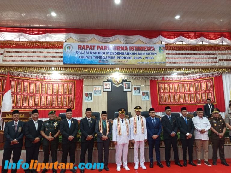 Ketua DPRD Tanggamus Pimpin Rapat Paripurna Istimewa Dalam Sambutan Perdana Bupati Tanggamus