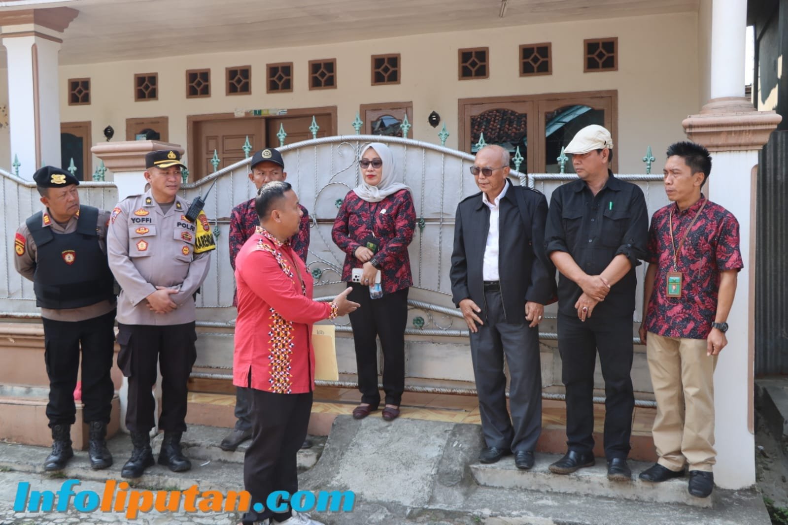 Polres Tanggamus Amankan Eksekusi Pengosongan Rumah Hasil Lelang di Kota Agung