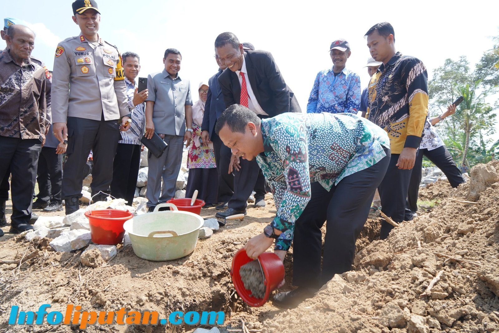 Bupati Pringsewu Letakkan Batu Pertama Pembangunan Gereja HKBP Podosari