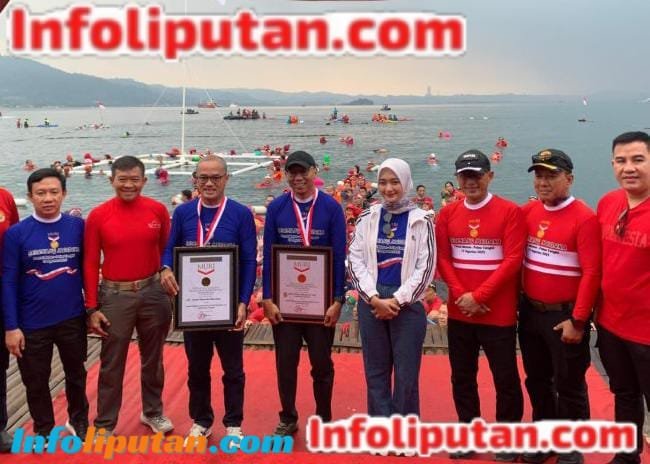 Meriah dan Bersejarah, Laut Mutun Lampung Dipenuhi Kibaran Merah Putih oleh 565 Perenang