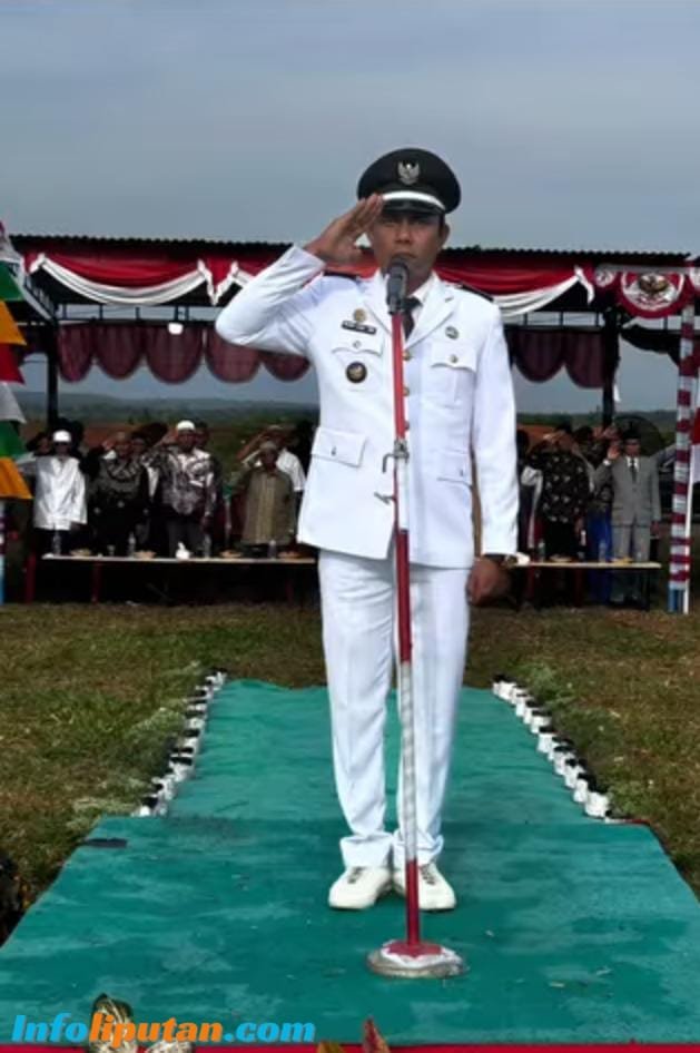 Upacara Peringatan HUT RI Ke-80 di Desa Ujung Rambe Berjalan Khidmat