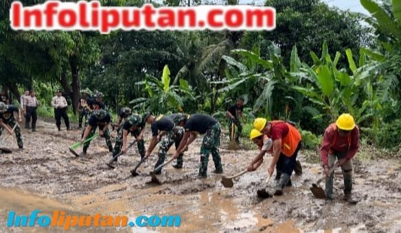 Aksi Sigap Prajurit Yonif 9 Marinir Bantu Menangani Bencana Longsor Akses Utama Jalan Way Ratai Pesawaran