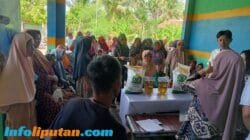 Pekon Way Manak Salurkan Beras Bansos Kepada 270 KPM