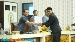 RAPAT PARIPURNA DPRD, BUPATI PRINGSEWU SAMPAIKAN LKPJ 2025 DAN RAPERDA PERUBAHAN STRUKTUR PERANGKAT DAERAH 2026