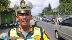 Antisipasi Kemacetan Panjang, Kasat Lantas Polres Tanggamus Turunkan Tim Urai dan Pasang Tolo-tolo di Titik Rawan