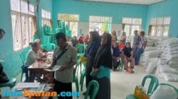 Pekon Fajar Baru Bagikan Bantuan Pangan Pemerintah Kepada 302 KPM