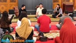 FORMASI Gelar Meditasi Rutin di Pendopo Loji Gandrung: Puluhan Warga Surakarta dan Sekitarnya Antusias Ikuti Sesi Ketenangan Diri